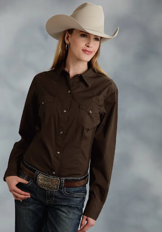 WOMENS BROWN SOLID LONG SLEEVE WESTERN SNAP SHIRT Comfortable Stretch Short Shirt