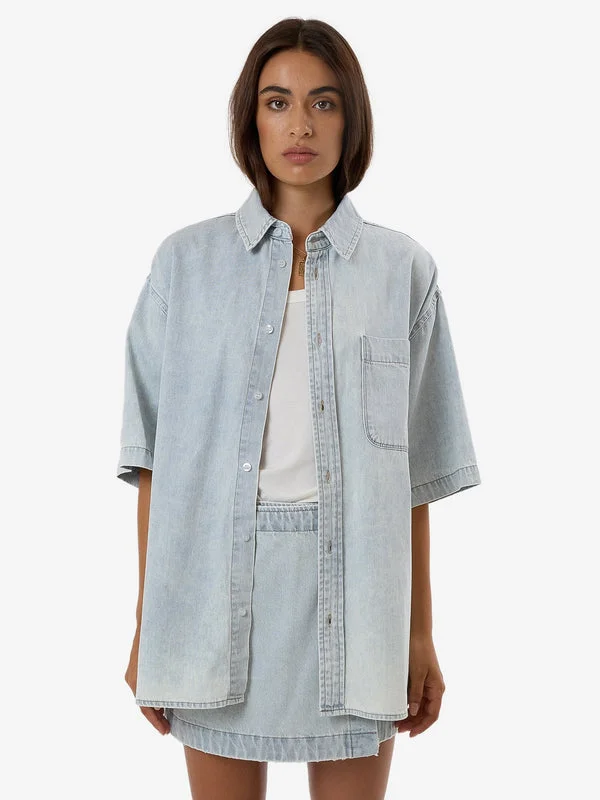 Thrills Darian Denim Shirt - DIRTY FADE Comfortable Peplum Short Shirt