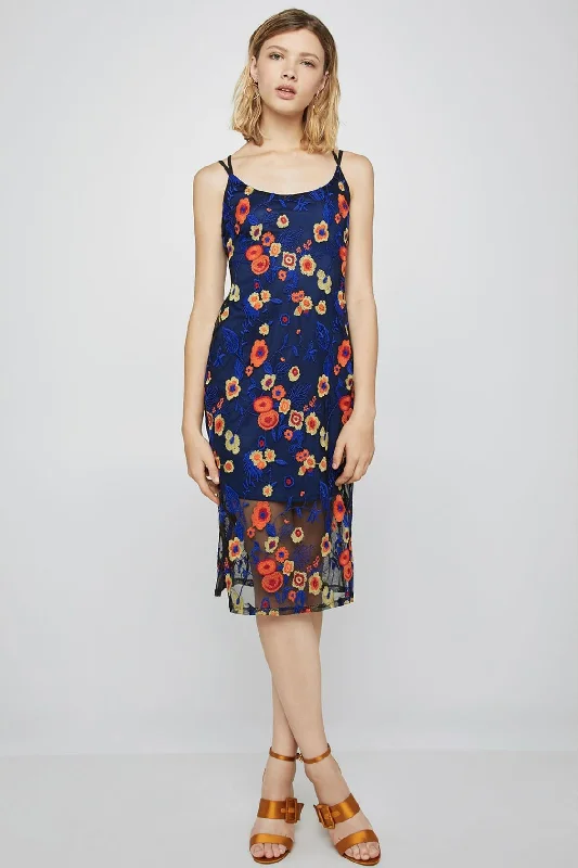 Floral-Embroidered Midi Dress Trendy Midi Dress with Belt