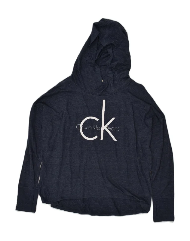 CALVIN KLEIN Womens Graphic Hoodie Jumper UK 18 XL Navy Blue Polyester Hoodie with Cropped Fit Short Trendy CALVIN KLEIN Womens Graphic Hoodie Jumper UK 18 XL Navy Blue Polyester Hoodie with Cropped Fit Short Trendy
