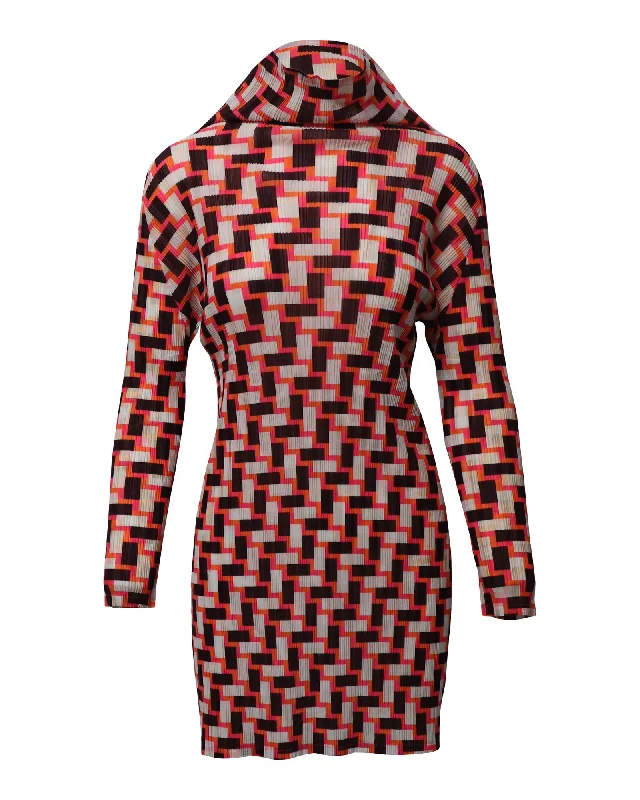Multicolor Pleated Long Sleeve Mini Dress in Polyester Stylish Sweetheart Neck Mini Dress Multicolor Pleated Long Sleeve Mini Dress in Polyester Stylish Sweetheart Neck Mini Dress
