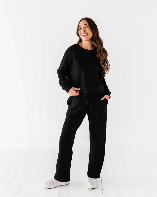 Women's Cropped Sweatshirt & Wide Leg Jogger Pants Set - Black Hoodie with Applique Textured Unique Women's Cropped Sweatshirt & Wide Leg Jogger Pants Set - Black Hoodie with Applique Textured Unique