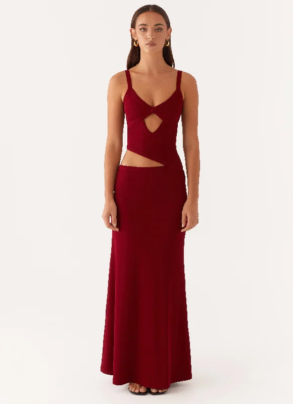 Jocelyn Maxi Dress - Maroon Elegant Lace-Up Maxi Dress