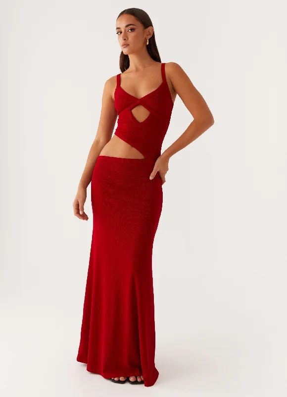 Jocelyn Maxi Dress - Red Fashionable Open-Back Maxi Dress