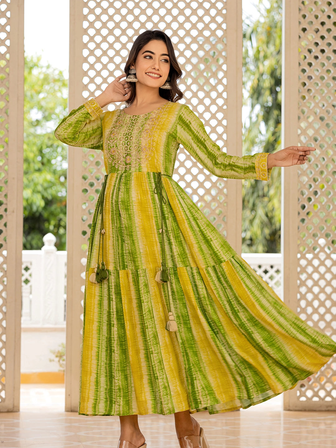 GREEN