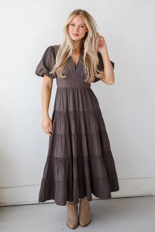 Stunning RSVP Charcoal Tiered Maxi Dress Classic V-Neck Maxi Dress